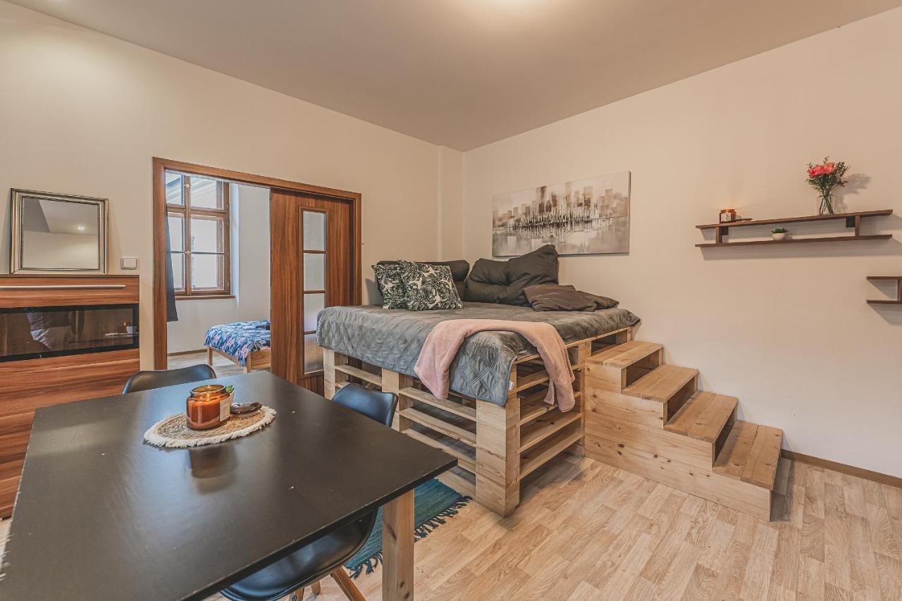 Carolina'S Central Apartment Hradec Kralove Ngoại thất bức ảnh