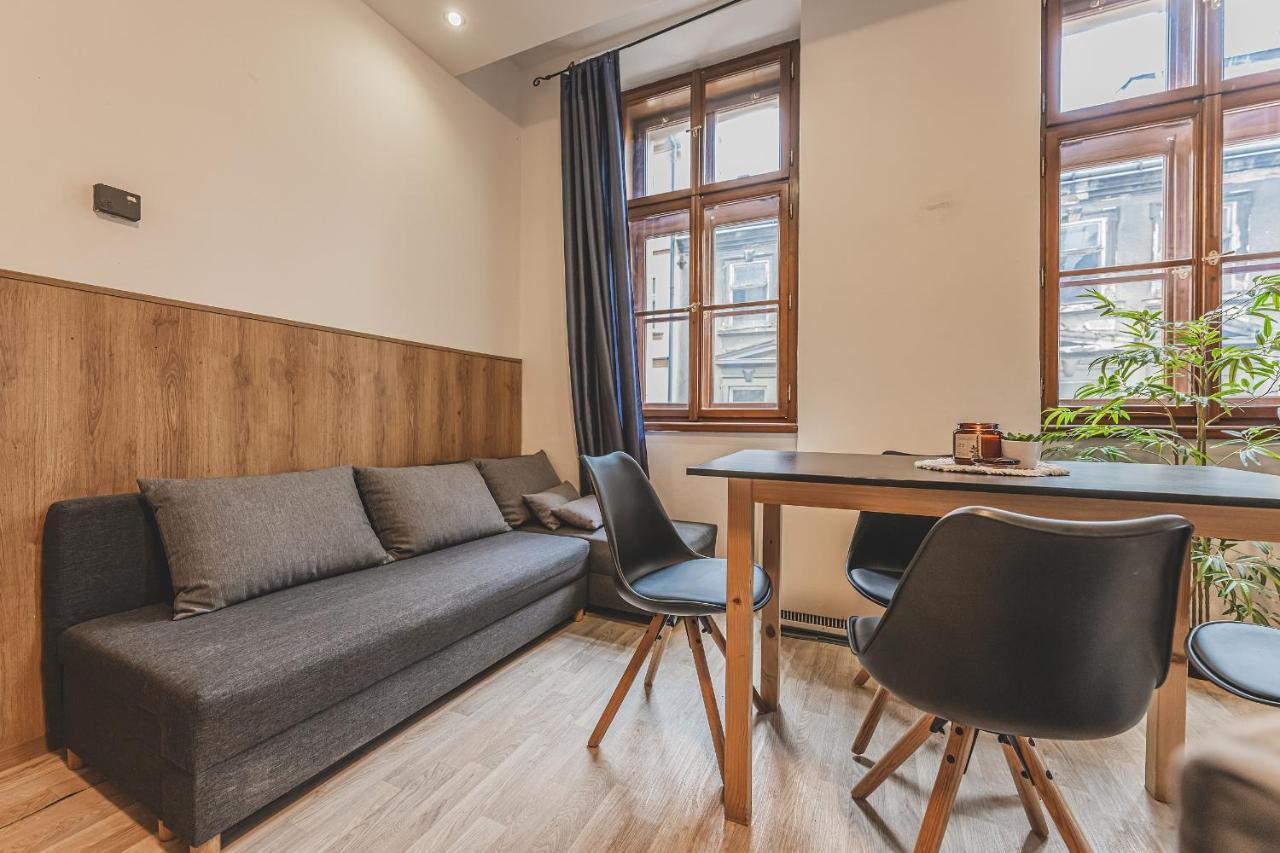 Carolina'S Central Apartment Hradec Kralove Ngoại thất bức ảnh