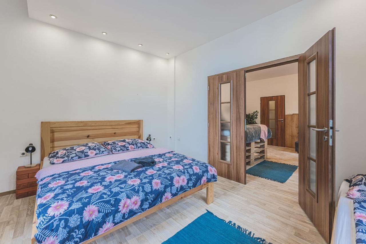 Carolina'S Central Apartment Hradec Kralove Ngoại thất bức ảnh