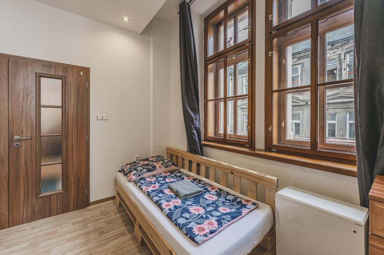 Carolina'S Central Apartment Hradec Kralove Ngoại thất bức ảnh